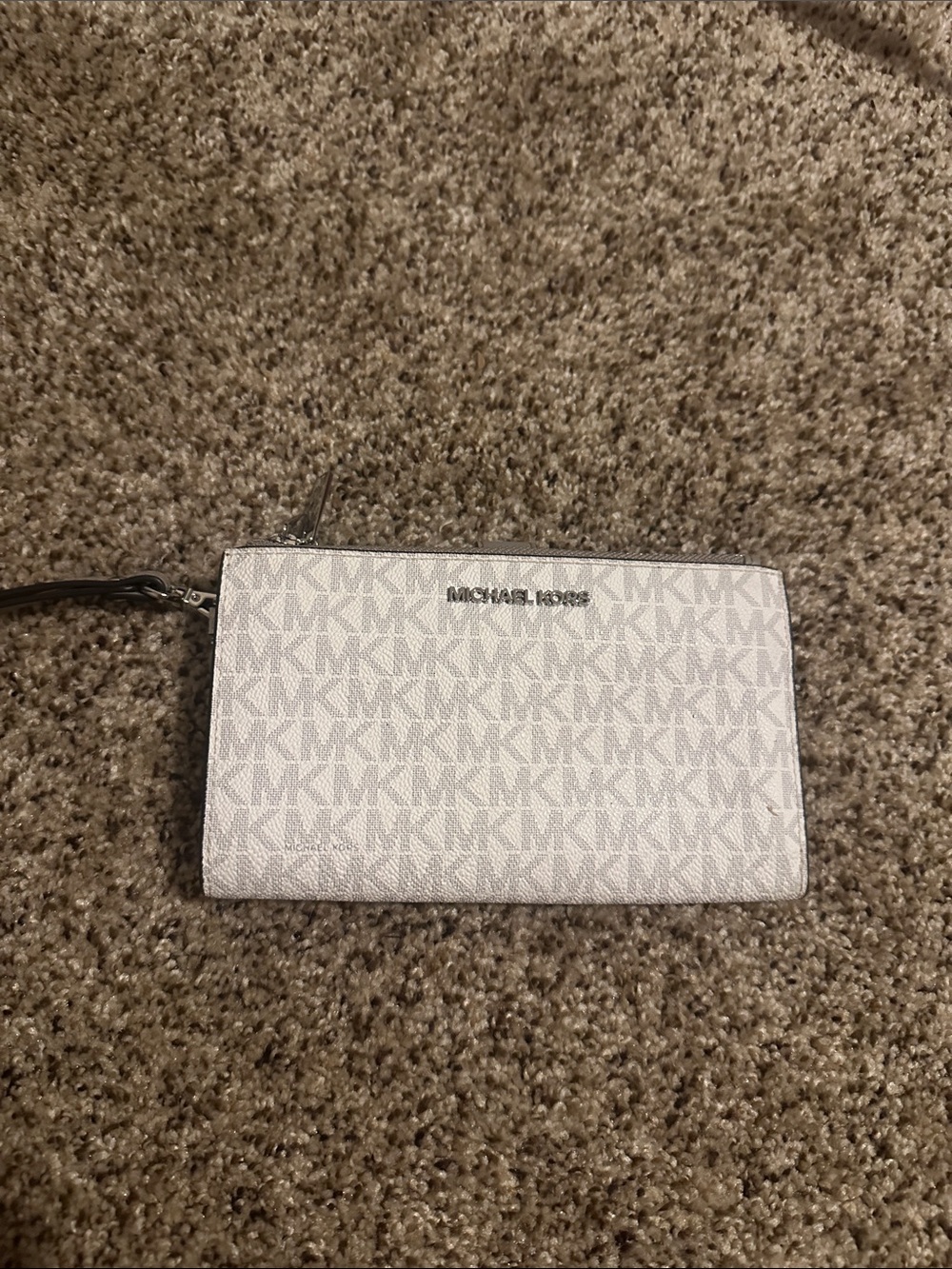 Michael Kors White Signature MK Wristlet